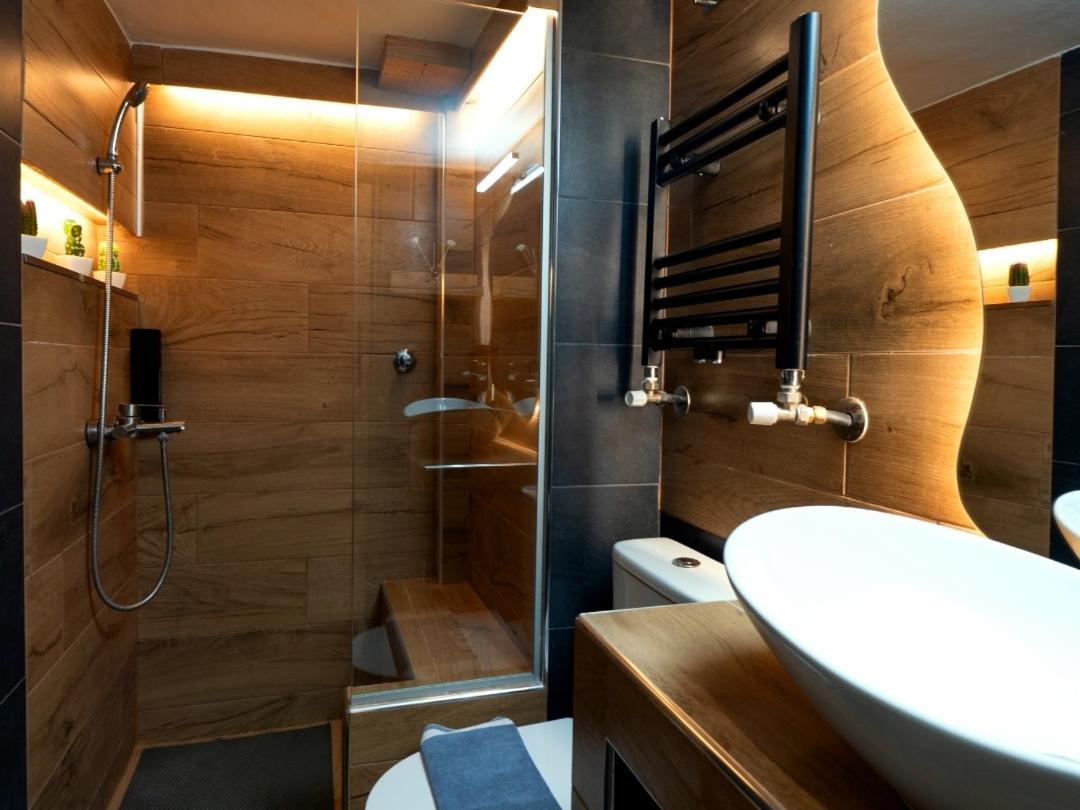 Sky View Suite Serrai Exteriör bild